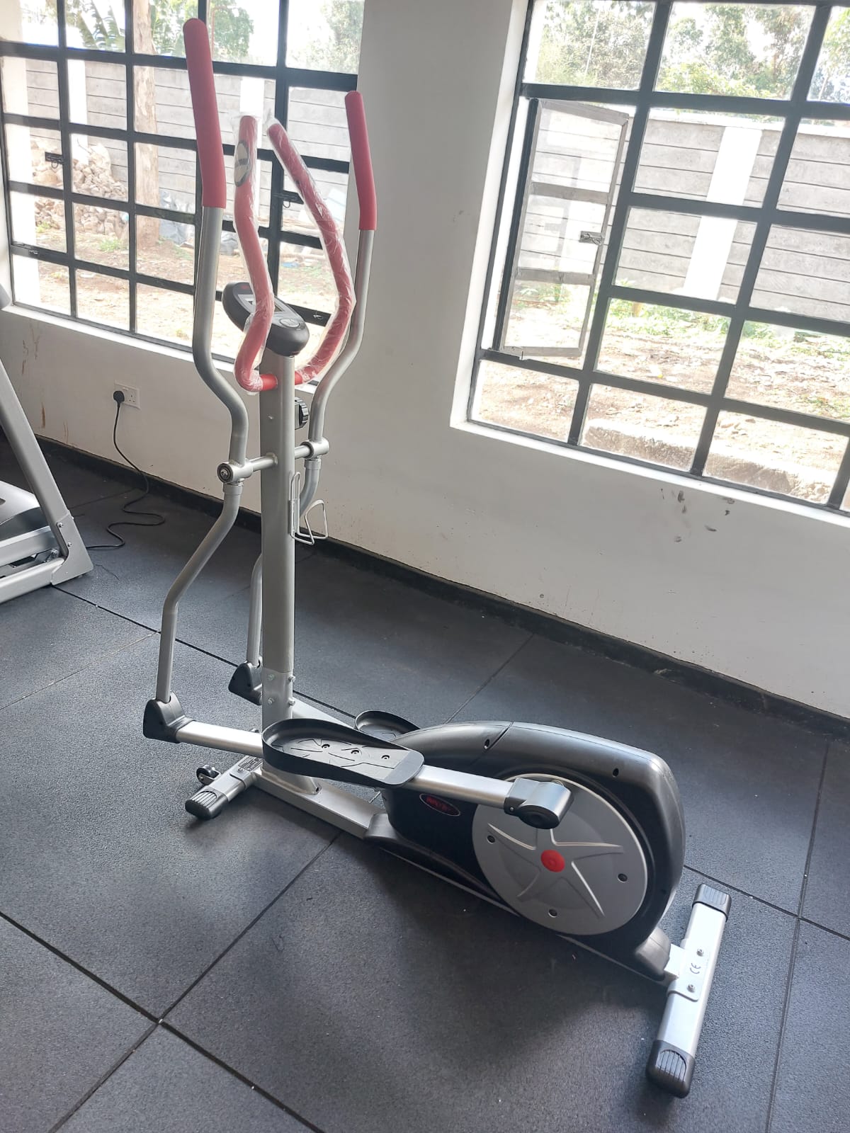 WNQ SEMI COMMERCIAL ELLIPTICAL CROSS TRAINER image 2