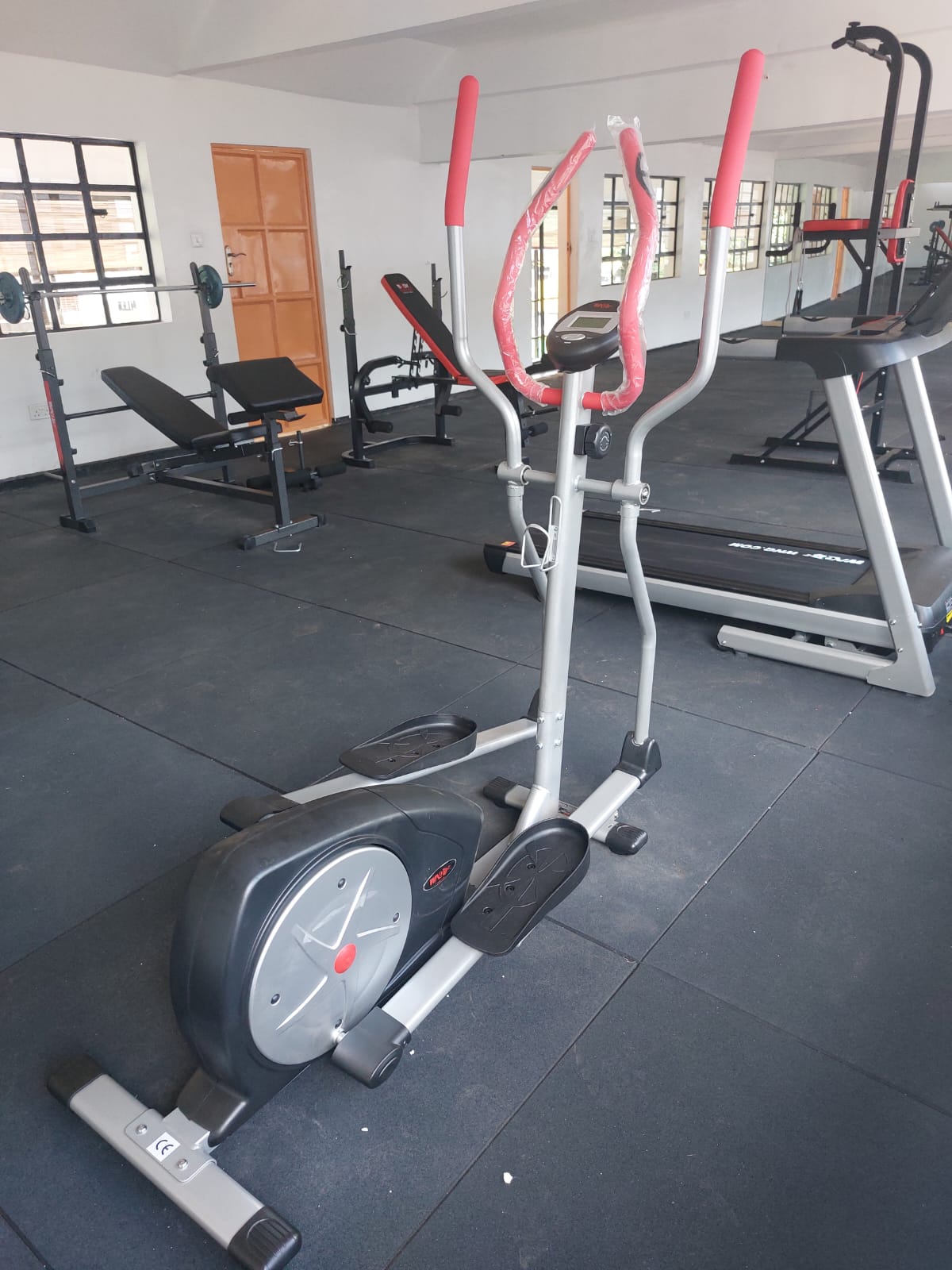 WNQ SEMI COMMERCIAL ELLIPTICAL CROSS TRAINER image 3